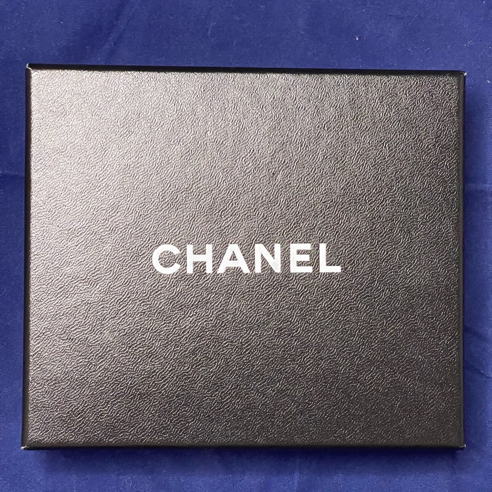 Chanel - Picture 8 of 8